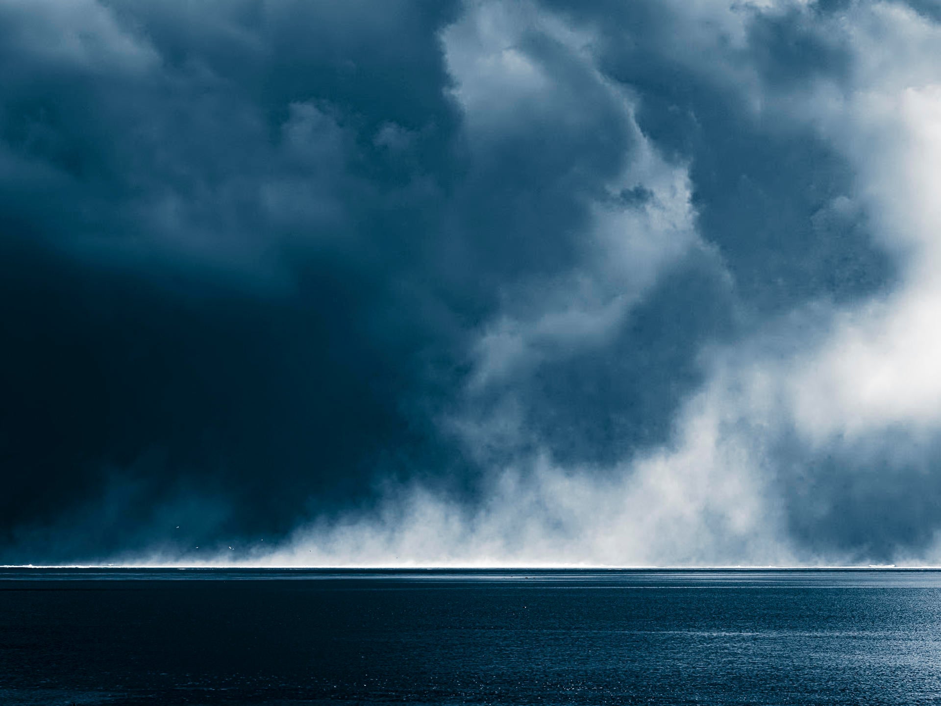 Aqua Obscura - Ben Thouard