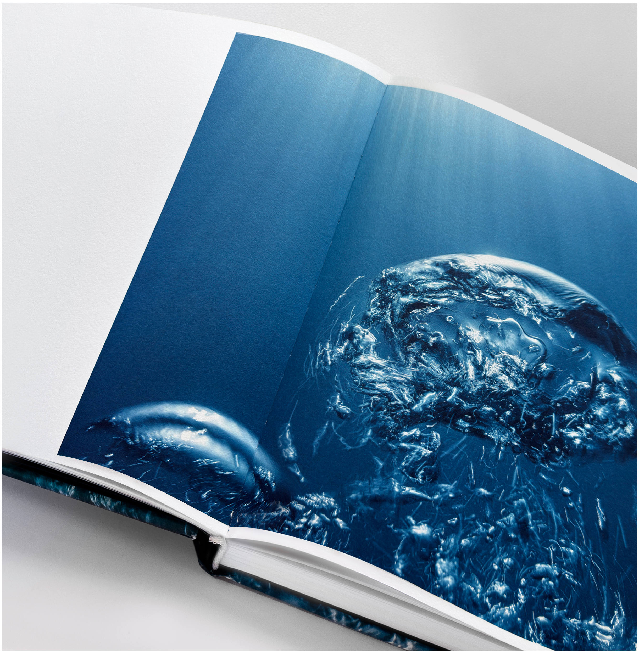 Aqua Obscura - Ben Thouard