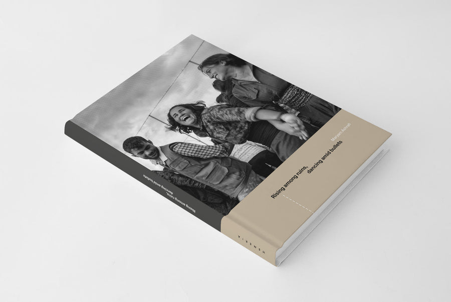 A copy of the book at a discounted price (59 € instead of 65 €)